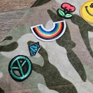 Steve Madden Embroidered Camouflage Scarf 20 x 20 Sun Rainbow Firecracker Heart